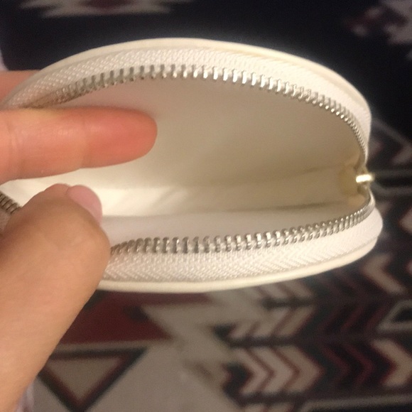 Daisy Marc Jacob cosmetic pouch - Picture 3 of 5